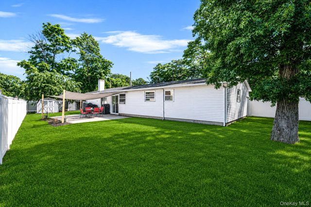 100 Patchogue Holbrook Road, Ronkonkoma, NY 11779