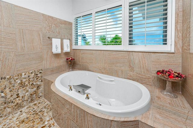 4908 64TH DRIVE W, Bradenton, FL 34210