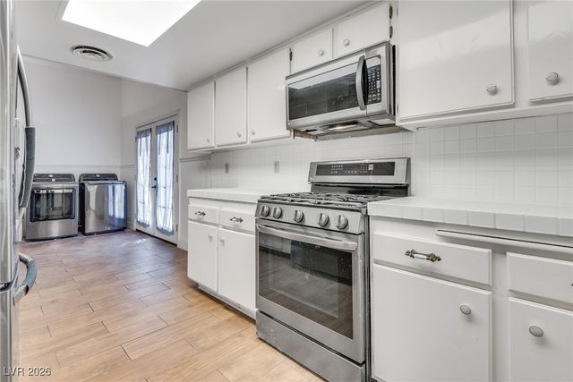 308 Davenport Lane, Las Vegas, NV 89107