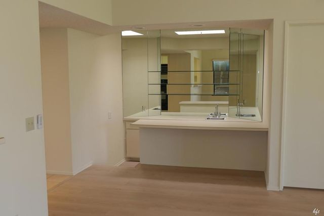 7500 Regency Drive, Palm Springs, CA 92264