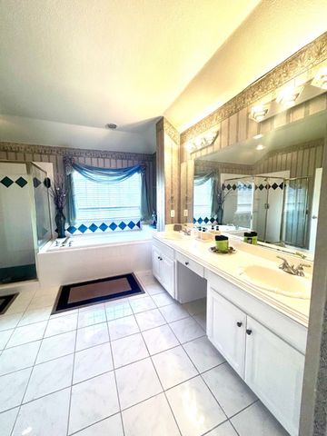 4318 Meadowcove Drive, Rowlett, TX 75088