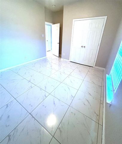 4318 Meadowcove Drive, Rowlett, TX 75088