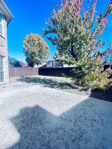 4318 Meadowcove Drive, Rowlett, TX 75088