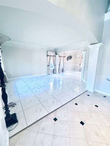 4318 Meadowcove Drive, Rowlett, TX 75088