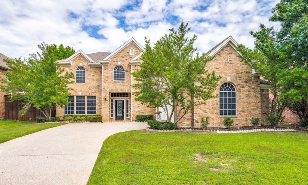 4318 Meadowcove Drive, Rowlett, TX 75088