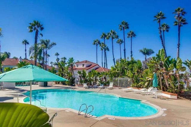 9458 Twin Trails Dr 205, San Diego, CA 92129