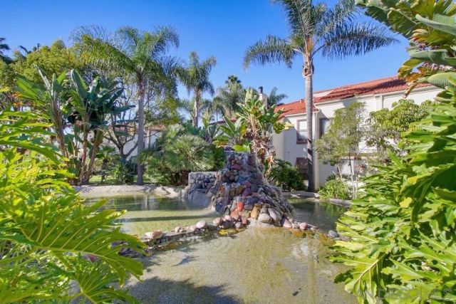 9458 Twin Trails Dr 205, San Diego, CA 92129