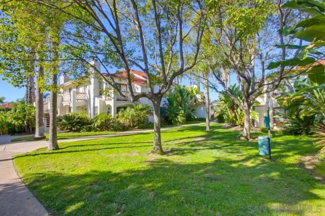 9458 Twin Trails Dr 205, San Diego, CA 92129