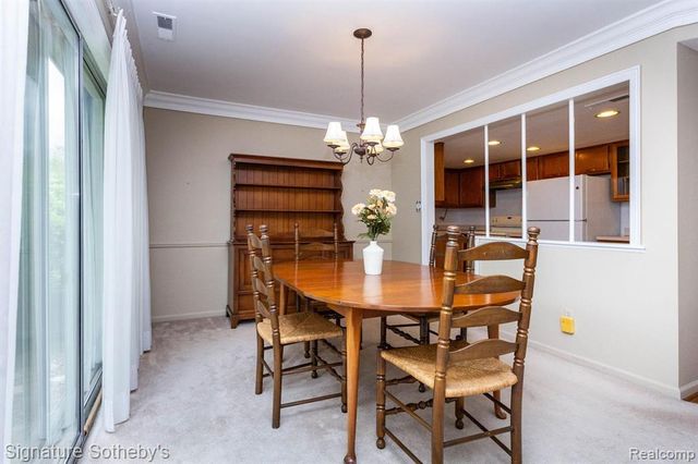 19710 W 13 Mile Road 101, Beverly Hills, MI 48025