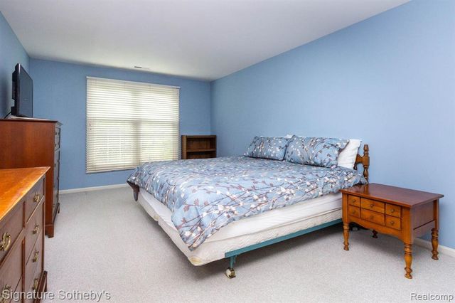 19710 W 13 Mile Road 101, Beverly Hills, MI 48025