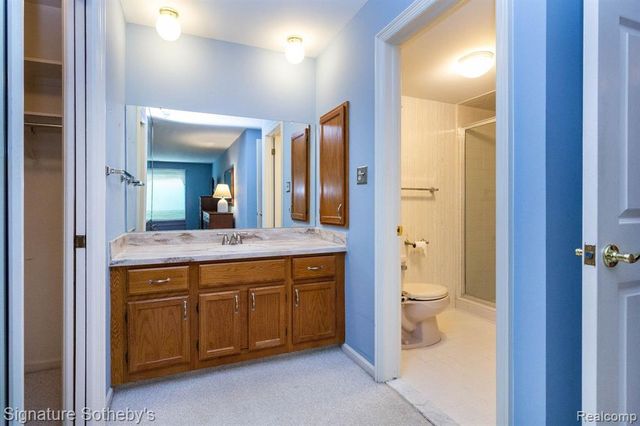19710 W 13 Mile Road 101, Beverly Hills, MI 48025