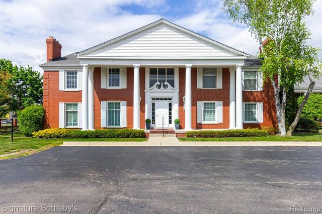 19710 W 13 Mile Road 101, Beverly Hills, MI 48025