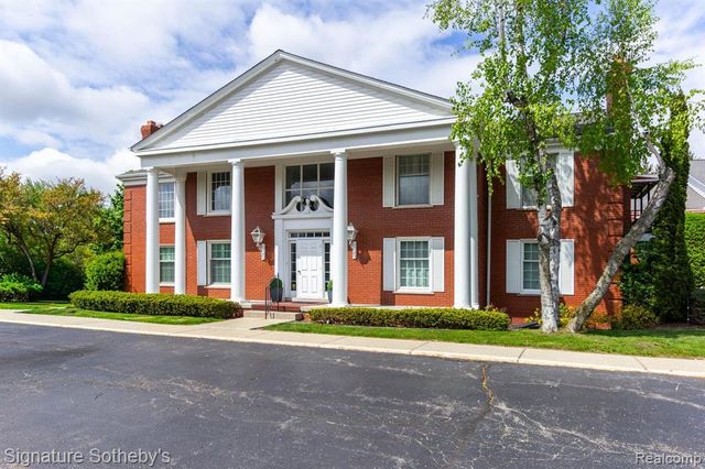 19710 W 13 Mile Road 101, Beverly Hills, MI 48025