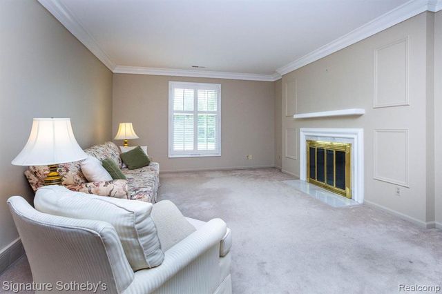 19710 W 13 Mile Road 101, Beverly Hills, MI 48025