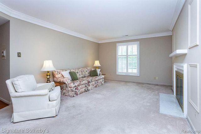 19710 W 13 Mile Road 101, Beverly Hills, MI 48025