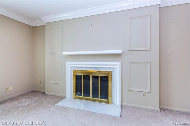19710 W 13 Mile Road 101, Beverly Hills, MI 48025