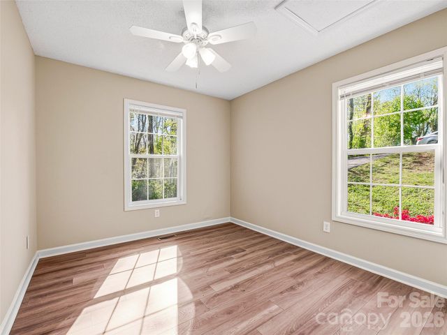 10 Lakewood Drive, Asheville, NC 28803