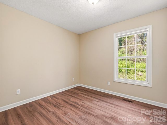 10 Lakewood Drive, Asheville, NC 28803