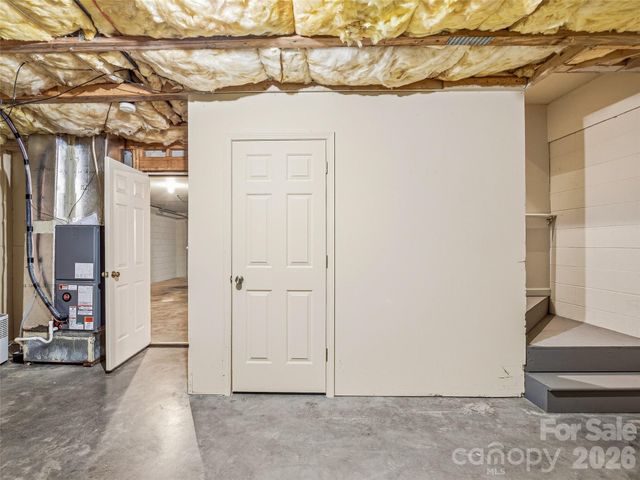 10 Lakewood Drive, Asheville, NC 28803