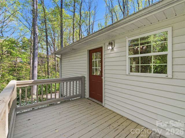 10 Lakewood Drive, Asheville, NC 28803