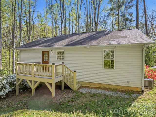 10 Lakewood Drive, Asheville, NC 28803