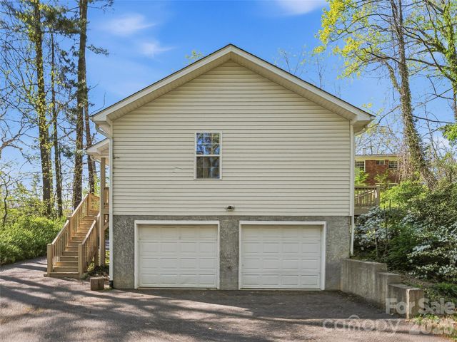 10 Lakewood Drive, Asheville, NC 28803