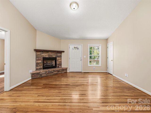 10 Lakewood Drive, Asheville, NC 28803