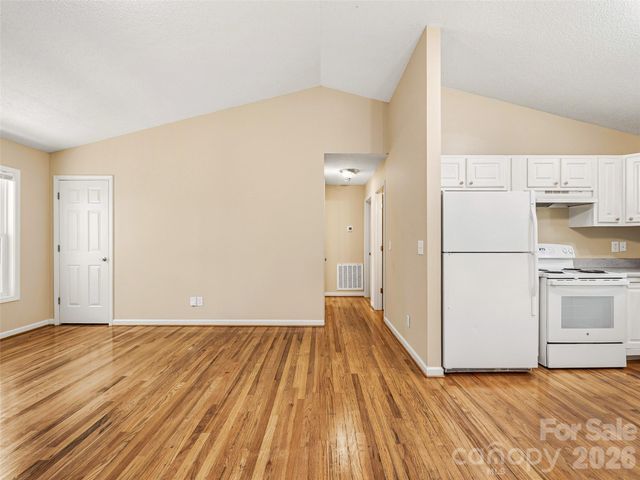 10 Lakewood Drive, Asheville, NC 28803