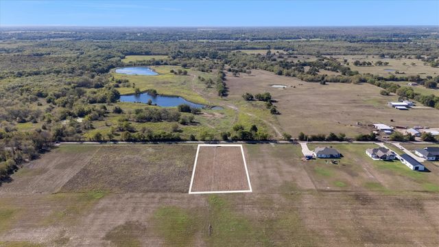 784 County Road 1021, Wolfe City, TX 75496