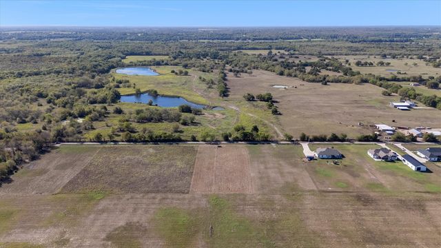 784 County Road 1021, Wolfe City, TX 75496