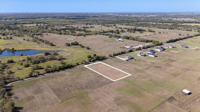 784 County Road 1021, Wolfe City, TX 75496