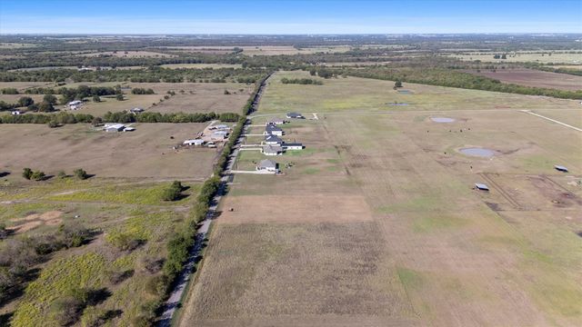 784 County Road 1021, Wolfe City, TX 75496