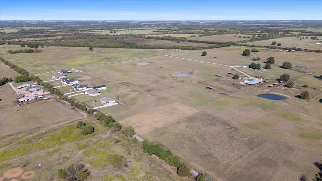 784 County Road 1021, Wolfe City, TX 75496