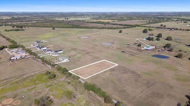 784 County Road 1021, Wolfe City, TX 75496