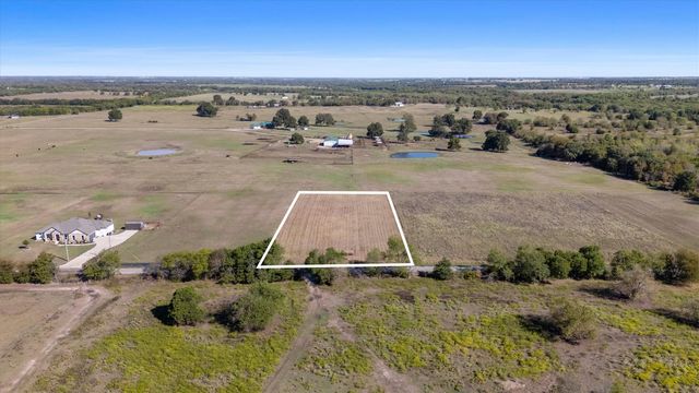 784 County Road 1021, Wolfe City, TX 75496