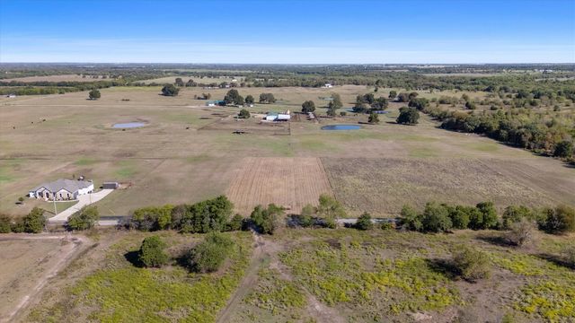 784 County Road 1021, Wolfe City, TX 75496