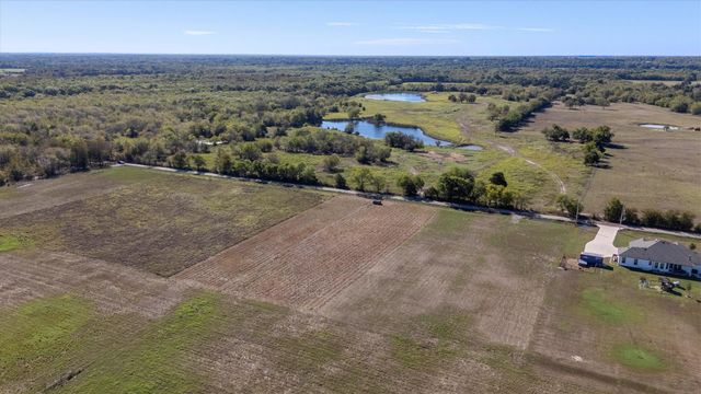 784 County Road 1021, Wolfe City, TX 75496