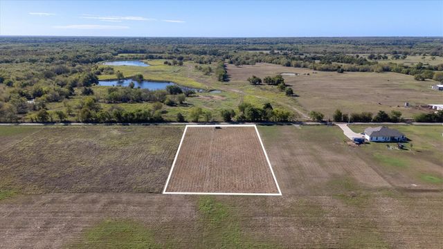 784 County Road 1021, Wolfe City, TX 75496