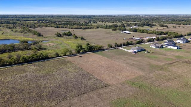 784 County Road 1021, Wolfe City, TX 75496