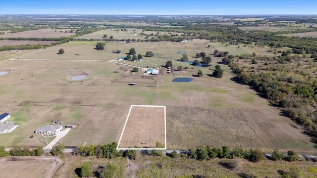 784 County Road 1021, Wolfe City, TX 75496