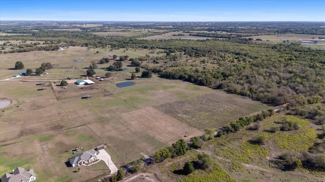 784 County Road 1021, Wolfe City, TX 75496