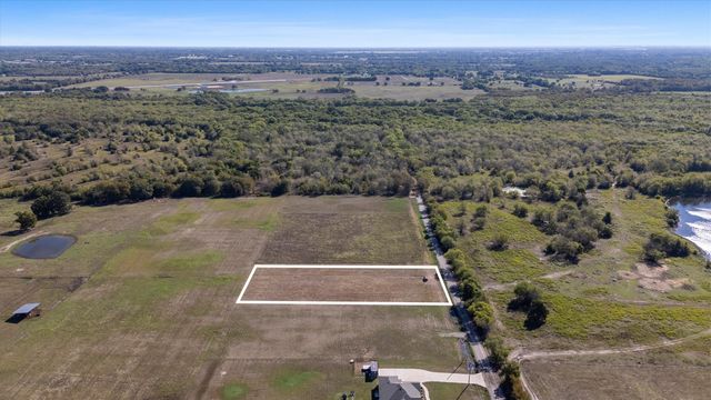 784 County Road 1021, Wolfe City, TX 75496