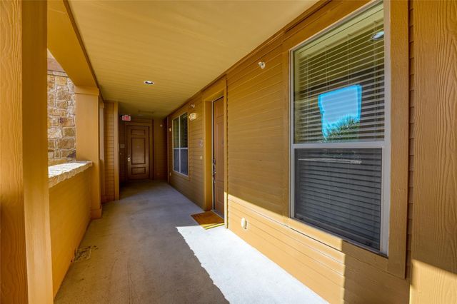 101 West Bank DR 15, Horseshoe Bay, TX 78657