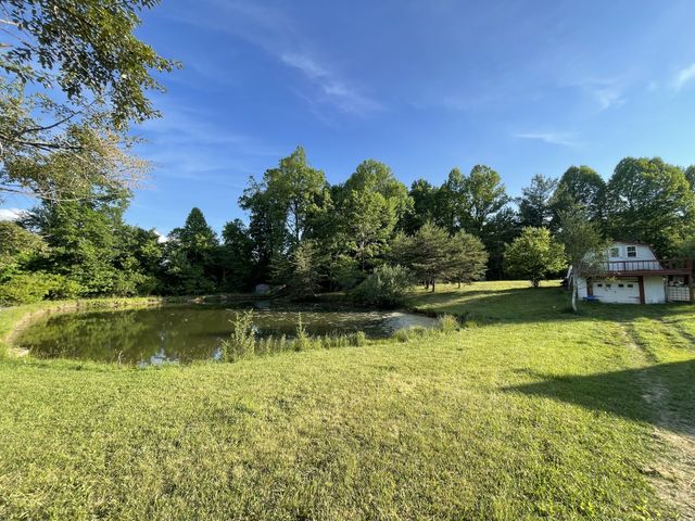 56 Elm Ln, Sparta, TN 38583