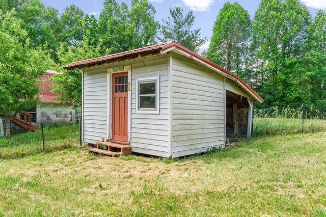 56 Elm Ln, Sparta, TN 38583