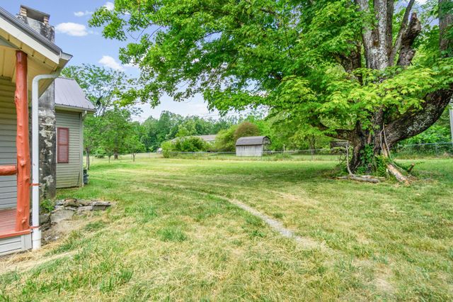 56 Elm Ln, Sparta, TN 38583