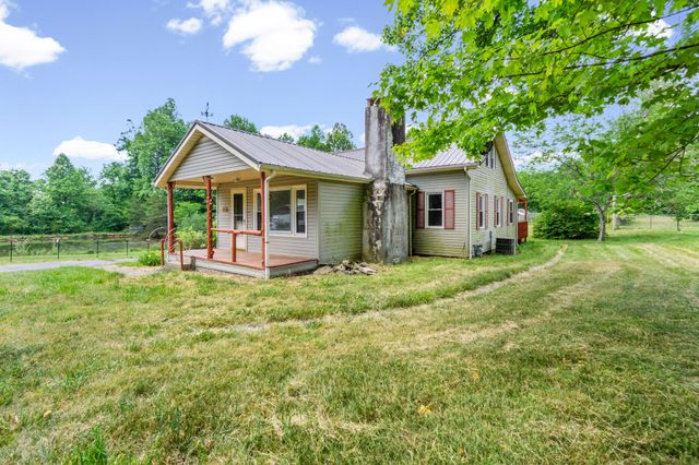 56 Elm Ln, Sparta, TN 38583