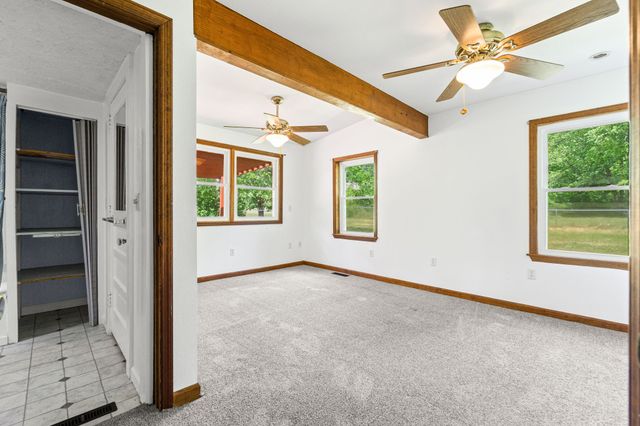 56 Elm Ln, Sparta, TN 38583
