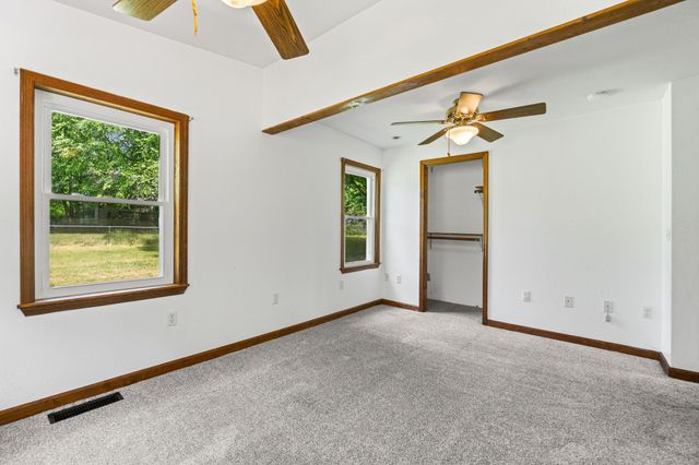 56 Elm Ln, Sparta, TN 38583