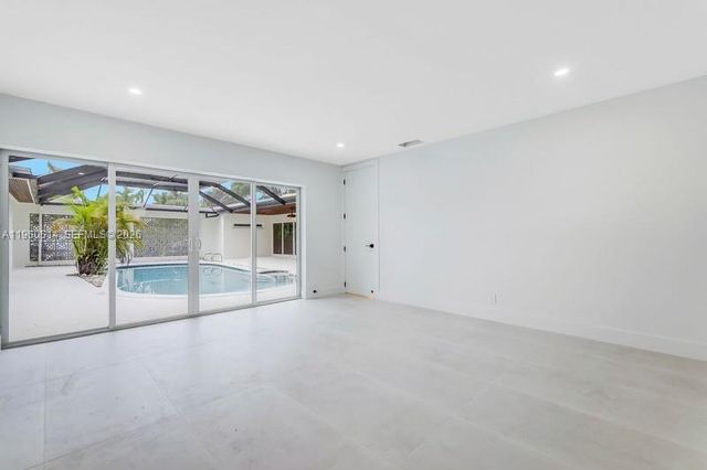 4731 Pierce St, Hollywood, FL 33021